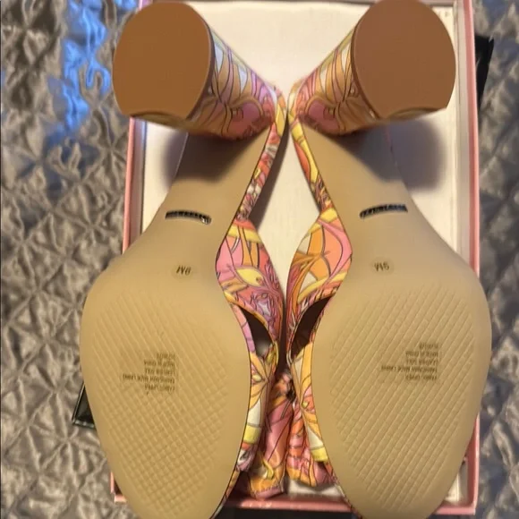 Gianni Bini Pink and Orange Heels with Vibrant Design - Picture 2 of 4